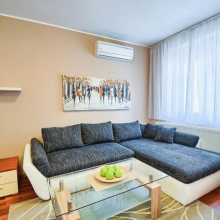 E&E Apartment Arena With Free Private Parking Pula Dış mekan fotoğraf