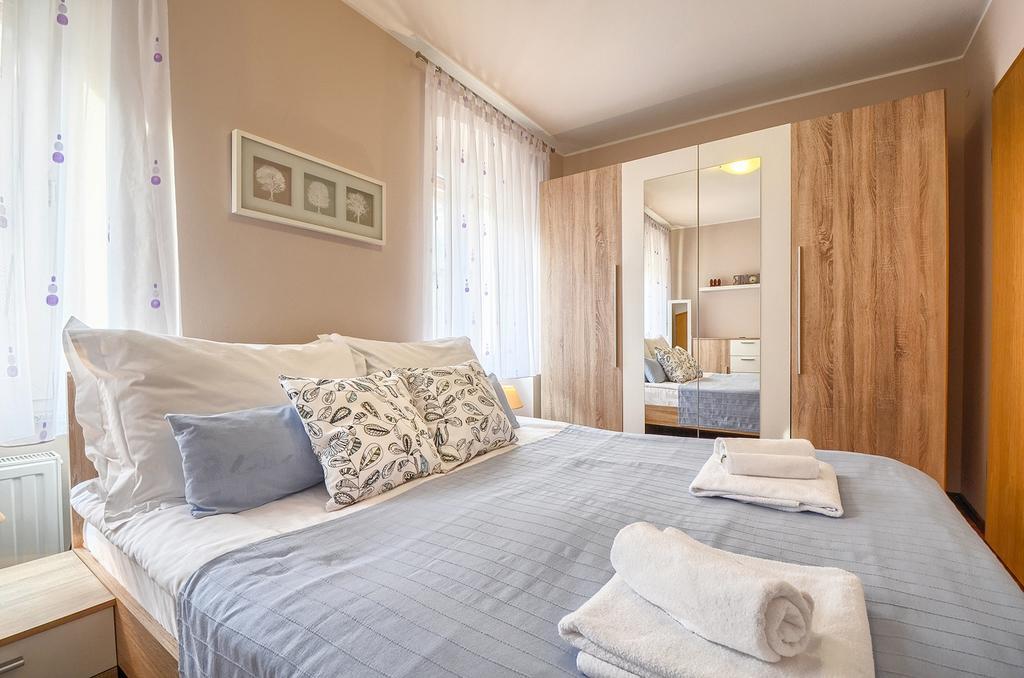 E&E Apartment Arena With Free Private Parking Pula Dış mekan fotoğraf