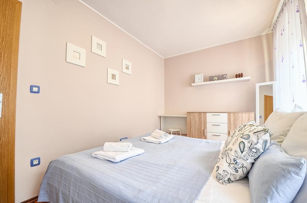 E&E Apartment Arena With Free Private Parking Pula Dış mekan fotoğraf